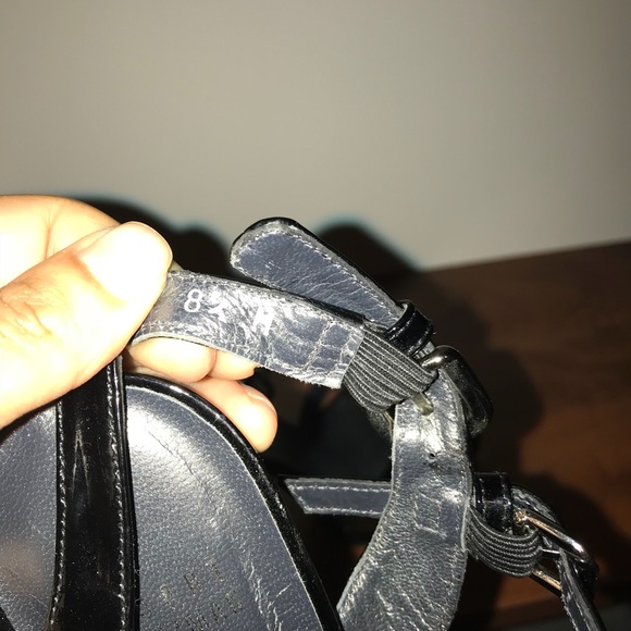 Patent Leather. Sandal. Rubber sole protection. - Picture 4 of 4